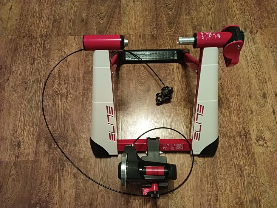 Elite Novo Force – trenażer magnetyczny, domowy trening rowerowy