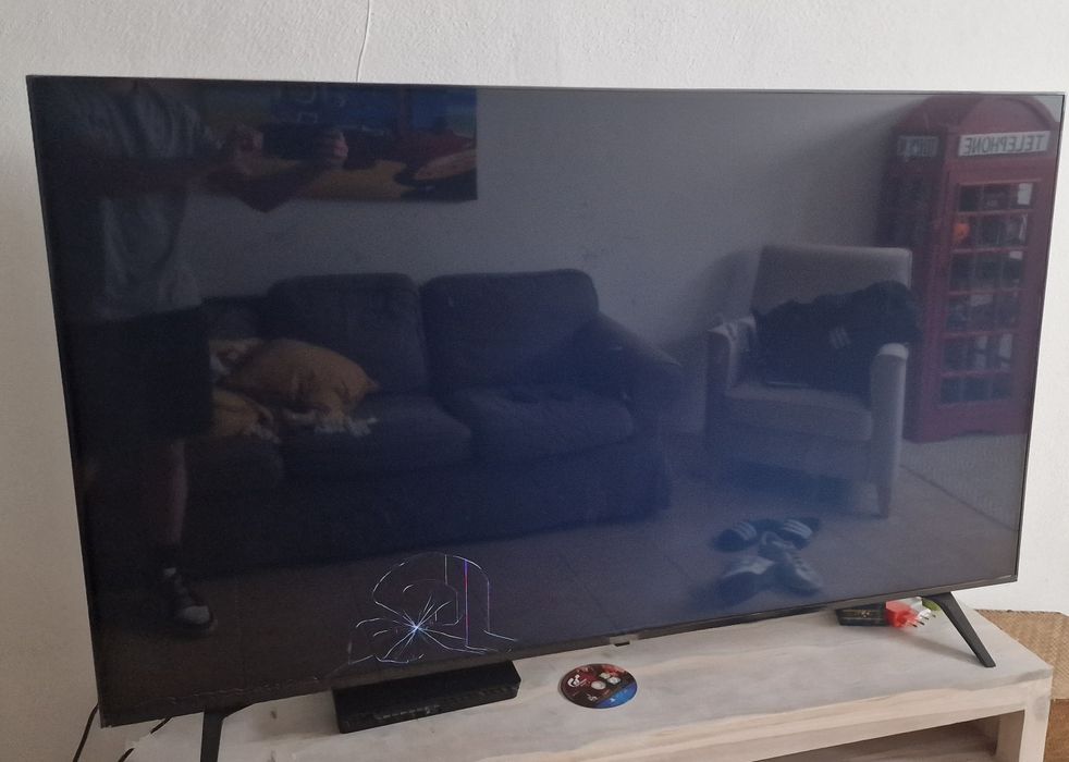 TV LG 55UR78006LK 55 pol (LED - 140 cm - 4K Ultra HD - Smart Tv) broke