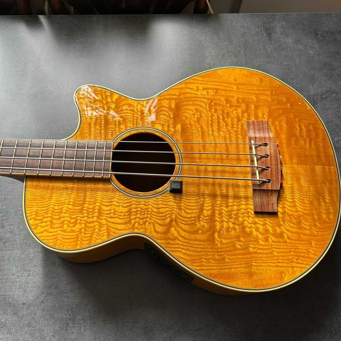 Zenn ZB 22CE gitara basowa elekroakustyczna 2,7kg średnia skala bass