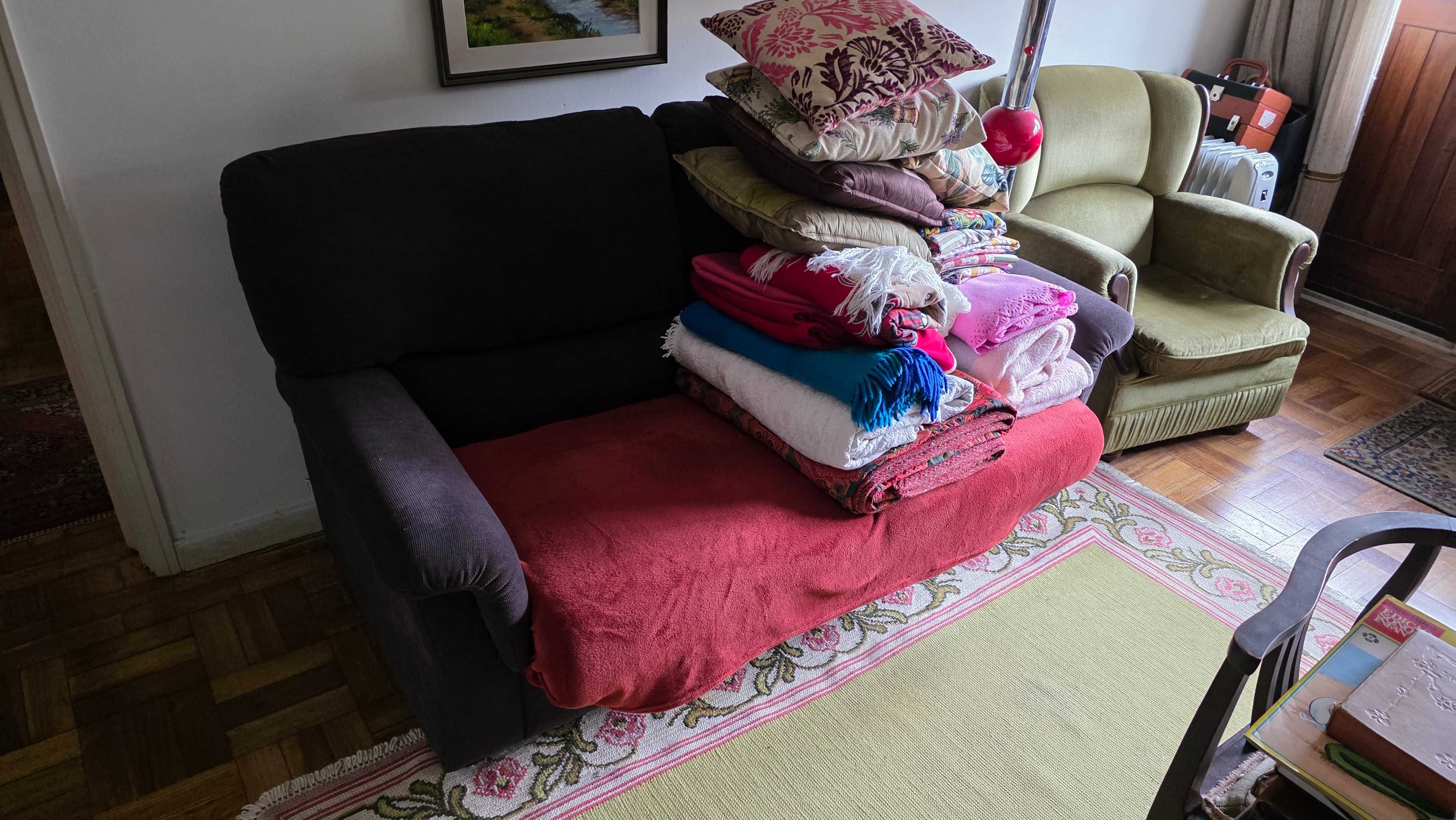 Sofá Cama de dois lugares em Tecido