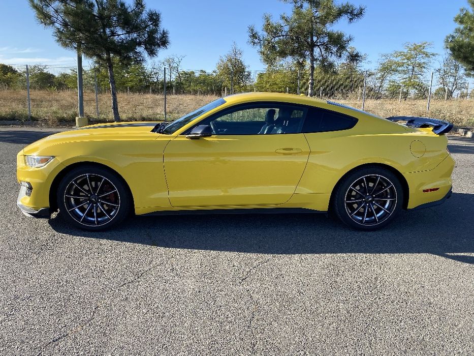 Яскравий Ford Mustang 2015 автомат 2.3 ecoboost turbo