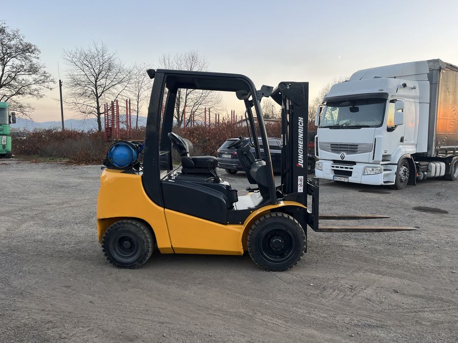Вилочний навантажувач Jungheinrich TFG 3т.