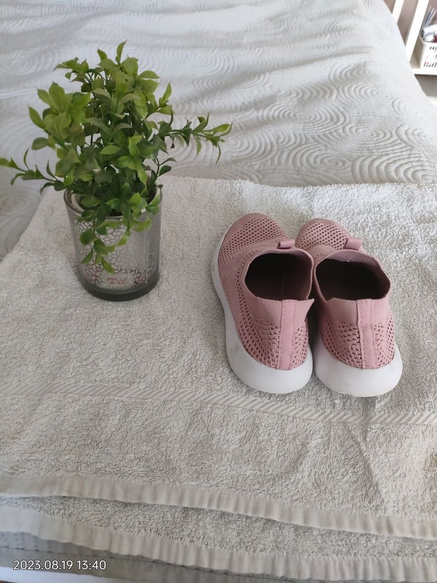 Buty dziewczęce typu trampki