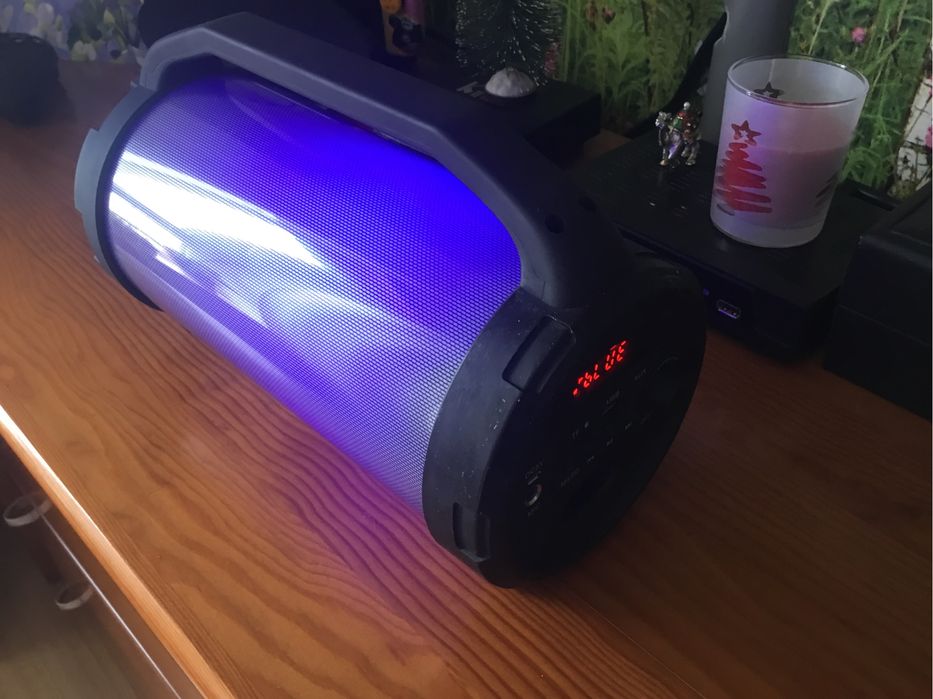 Coluna Bluetooth RGB em bom estado