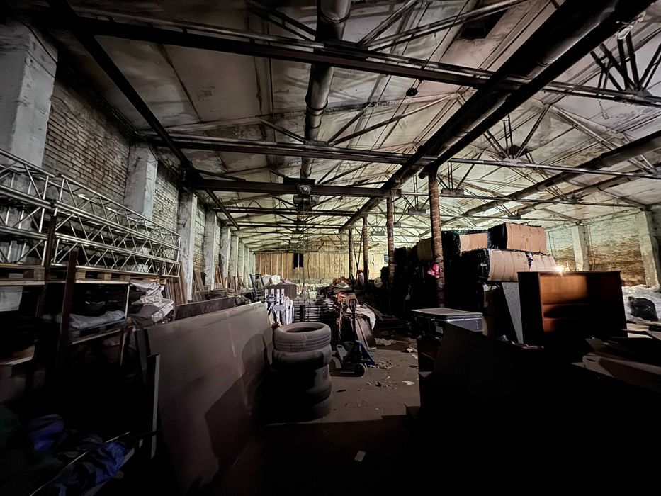 Комерційне приміщення під склад/виробництво в мікрорайоні "Зелений"