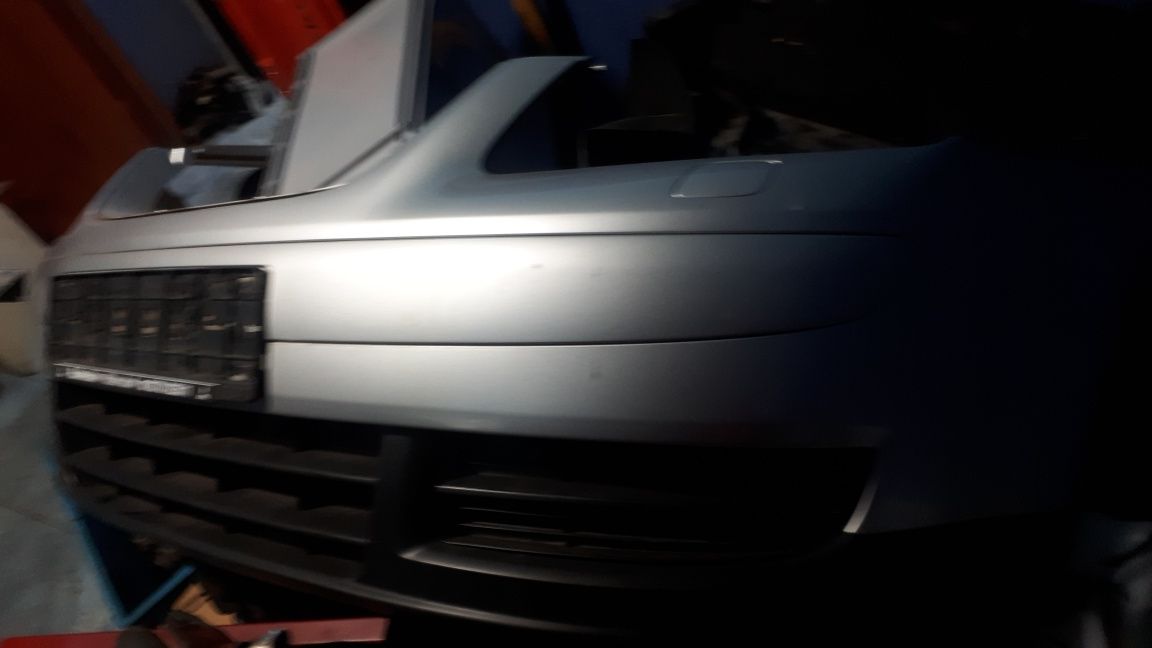 Caddy Touran zderzak przód z spryskami