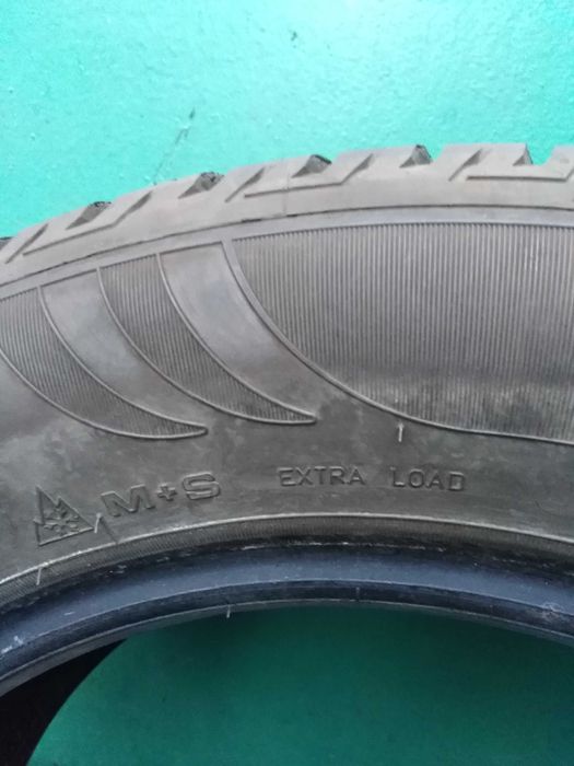 Резина зимова 215/60 R16