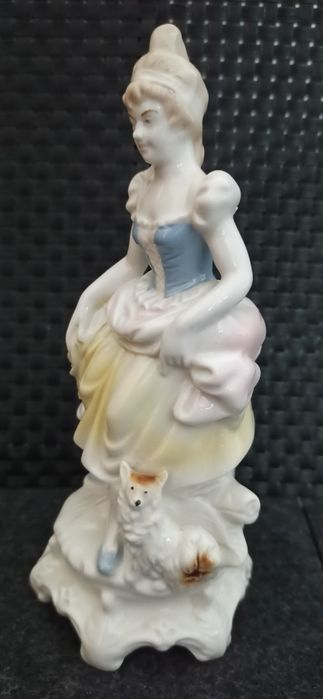 Porcelana Lippelsdorf  Gräfenthal Figurka Kobiety z Psem
