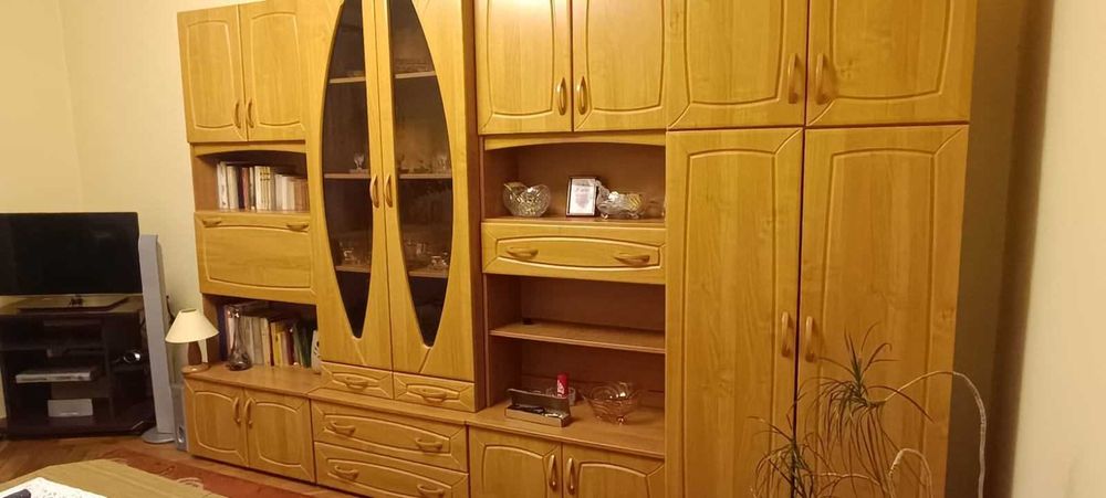 Meble pokojowe w dobrym stanie