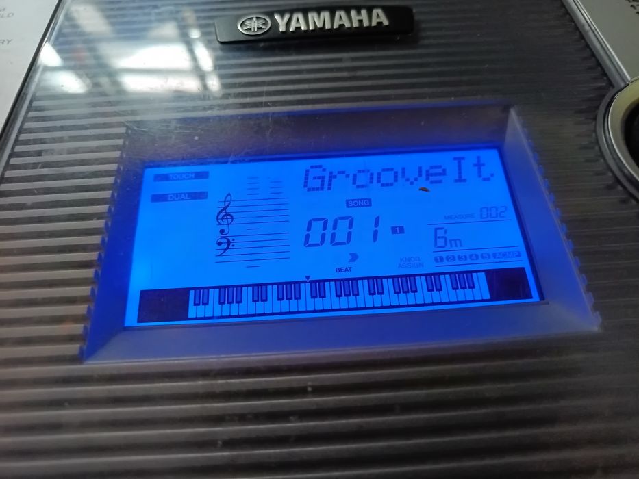 Piano teclado Yamaha