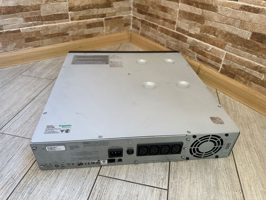 ДБЖ APC Smart-Ups C 1500VA
