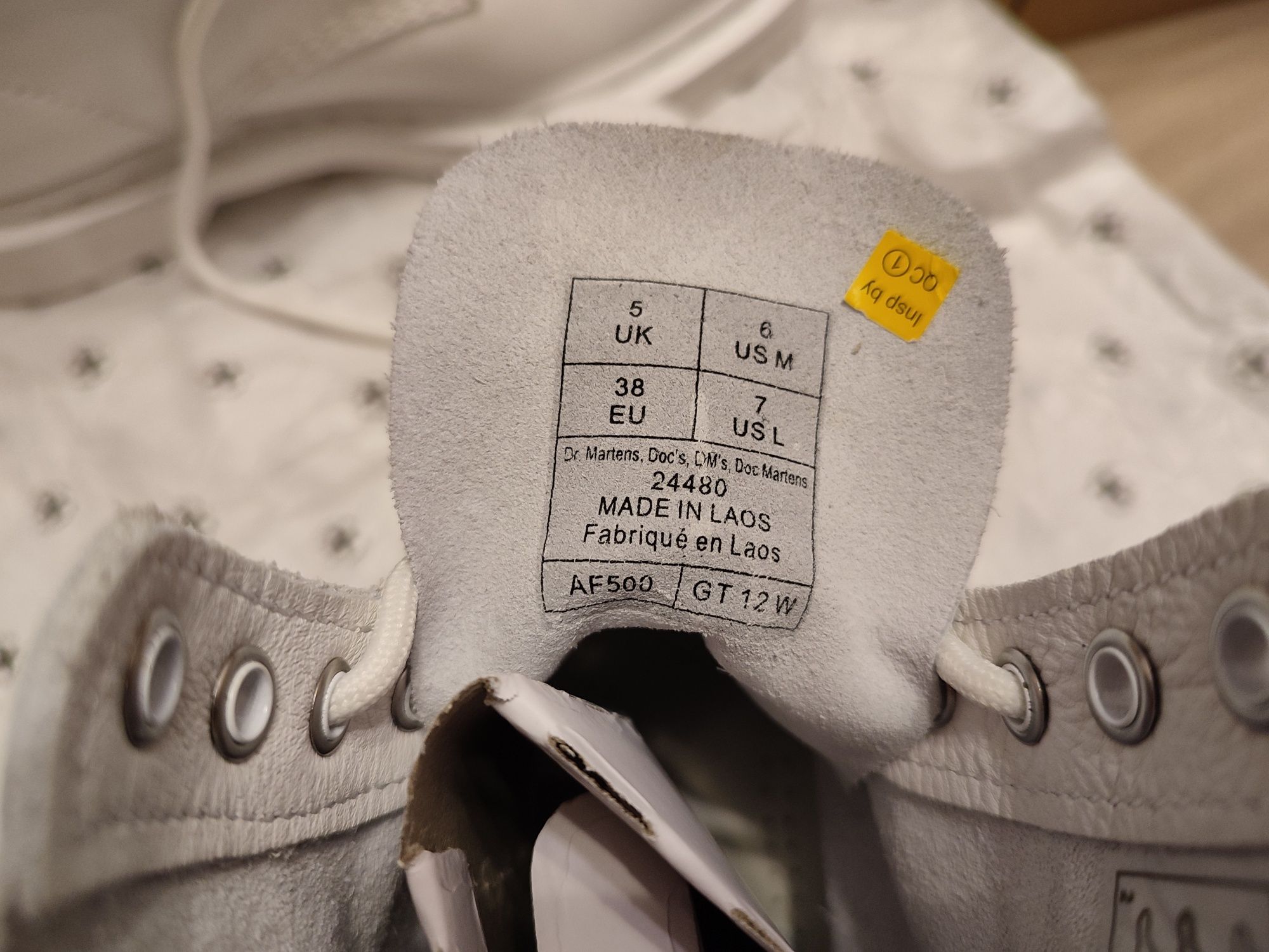 Białe botki Dr.Martens