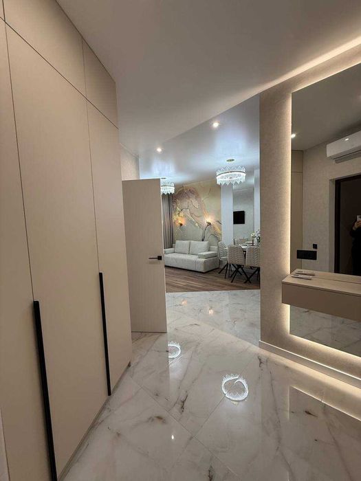 Продается 2-ком квартира на Краснова в новых домах Kadorr с ремонтом