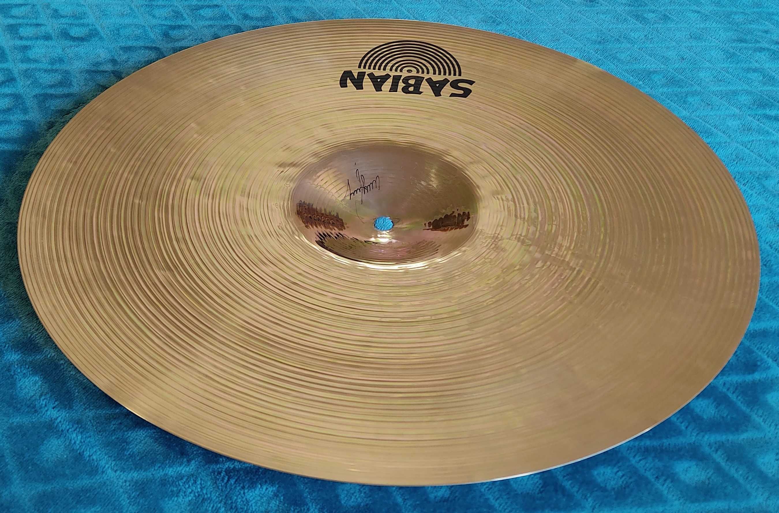 Prato Sabian HH Thin Crash 18'' Remastered em óptimo estado.