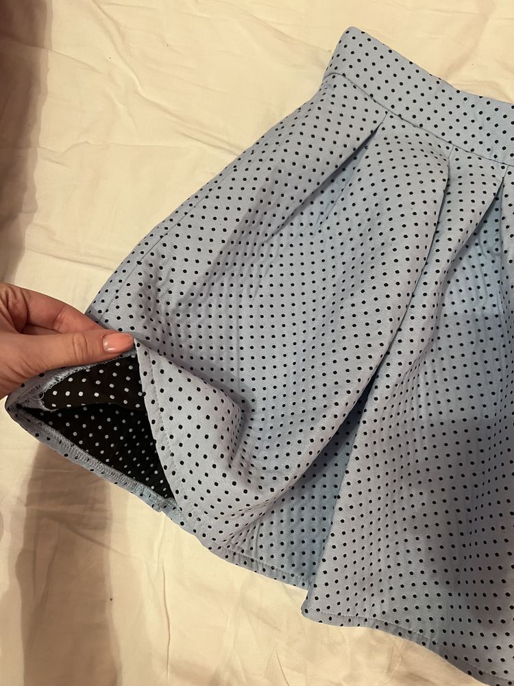 Bershka spódniczka spódnica mini rozkloszowana błękitna w kropki XS
