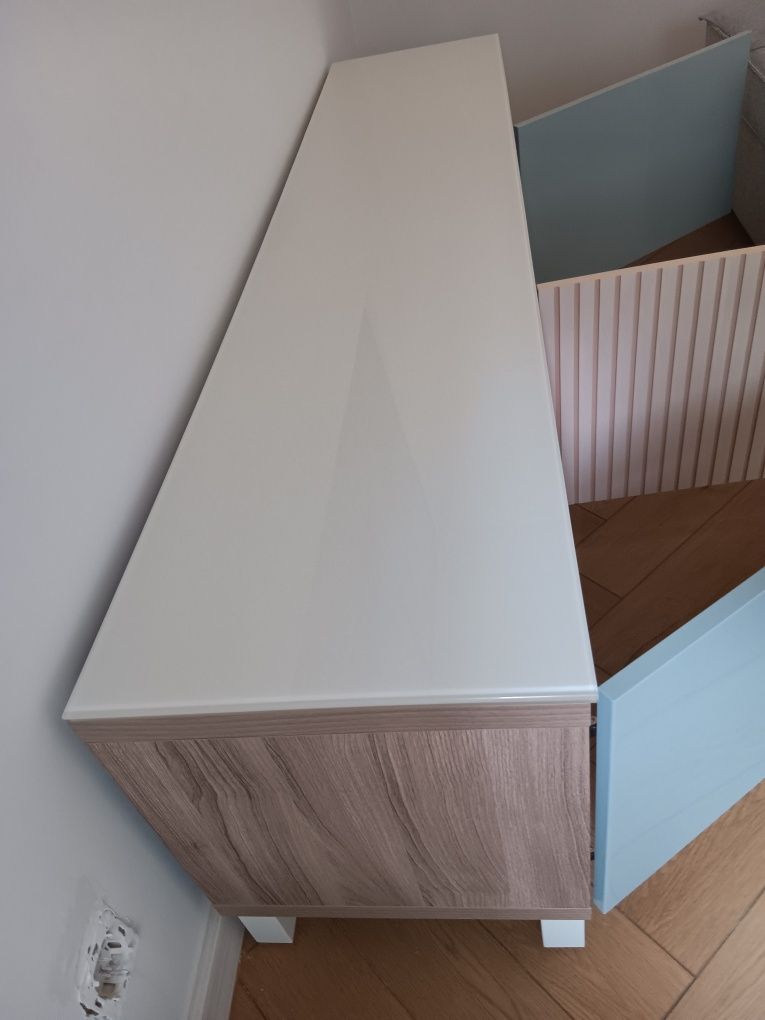 Movel TV ikea c/portas 180x42x38cm