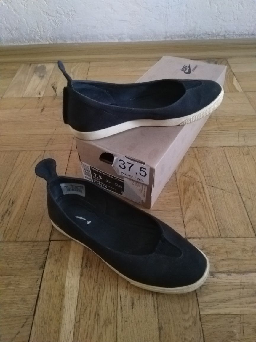 Продам мокасины слипоны Nike оригинал р 36,5