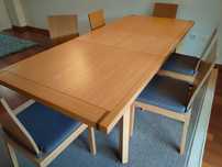 Conjunto de mesa extensível + 6 cadeiras + aparador de madeira maciça