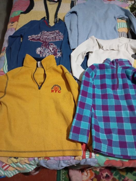 Безкоштовно речі на хлопчика.