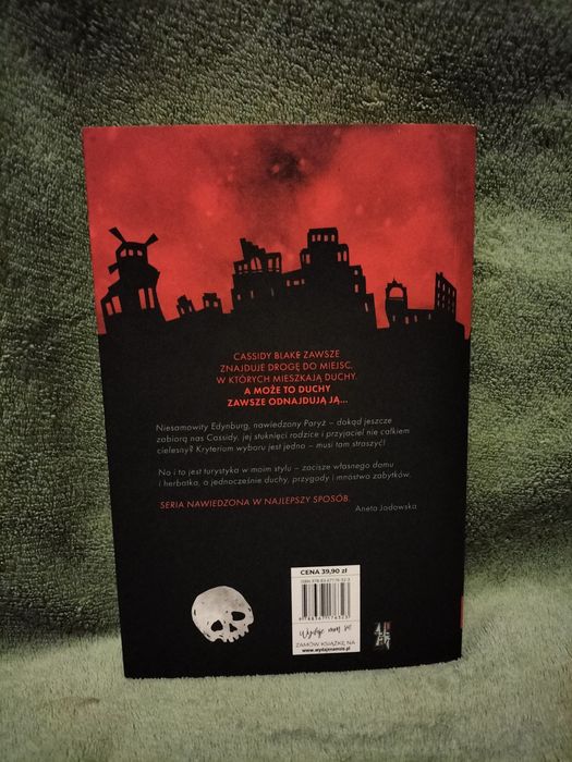 Victoria Schwab — Miasto duchów, Korytarz kości, Most dusz