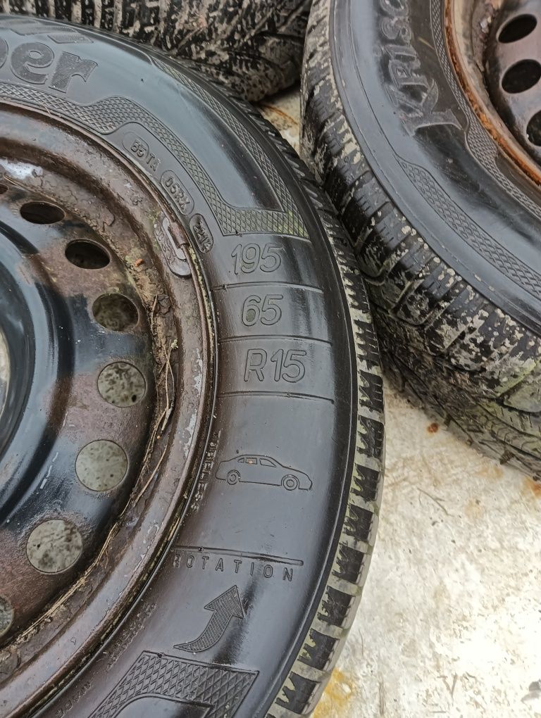 Sprzedam 3 koła od Hondy Civic + 4 kołpaki