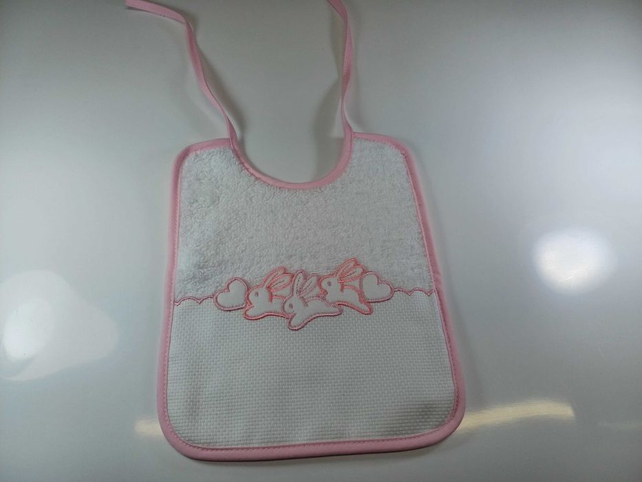 Pack 6 babete para bordar a ponto cruz com desenho de coelhinos