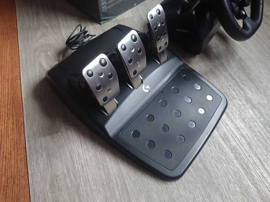 Logitech g923 Ігрове кермо. Версія PC/XBOX.