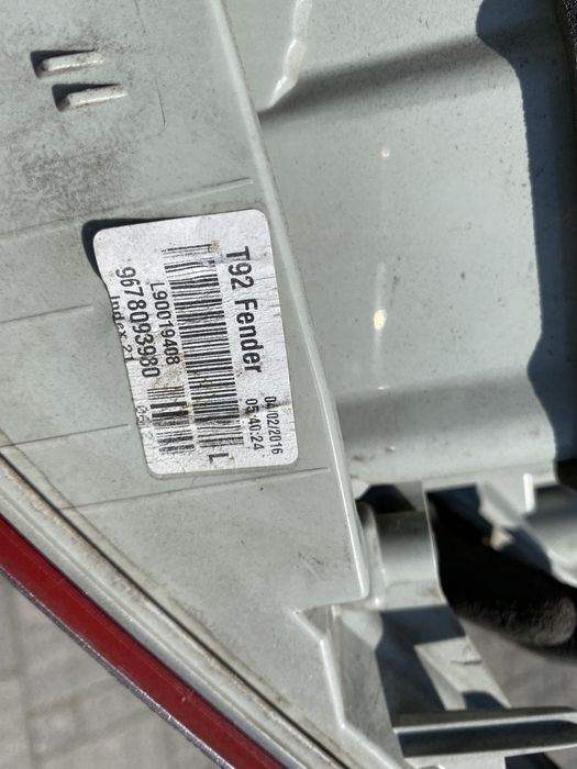 Задній фонар в кузов Пежо 308 т9 універсал(2014-2021)