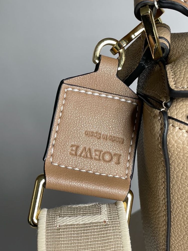 Torebka Loewe Small Puzzle Bag in Clasic Calfskin Beige