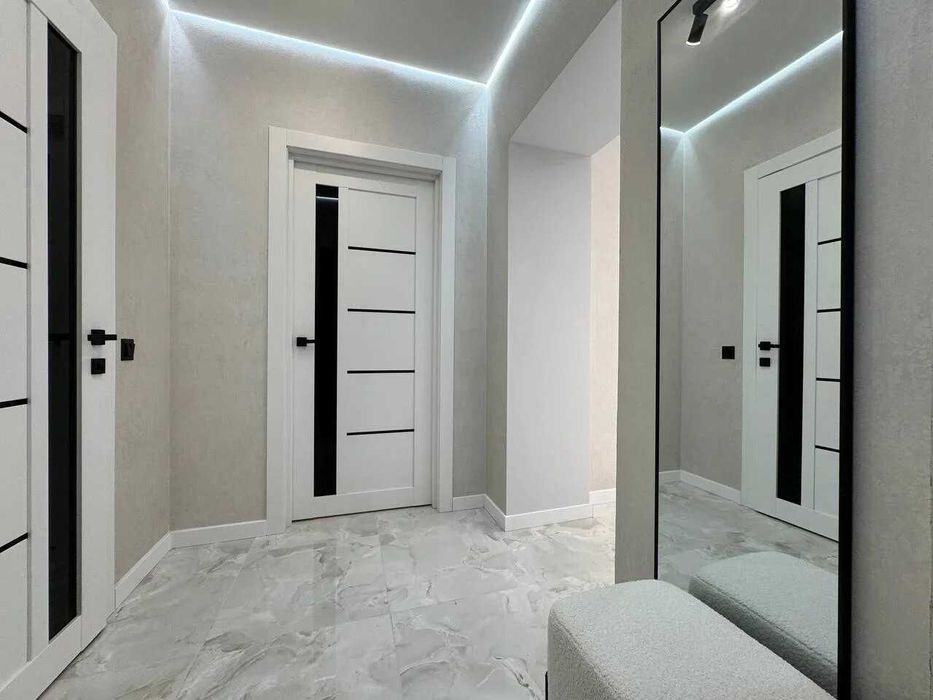 Укомплектована однокімнатна біля озера