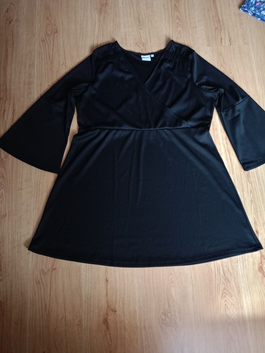 Sukienka w prążki 50 -52 czarna