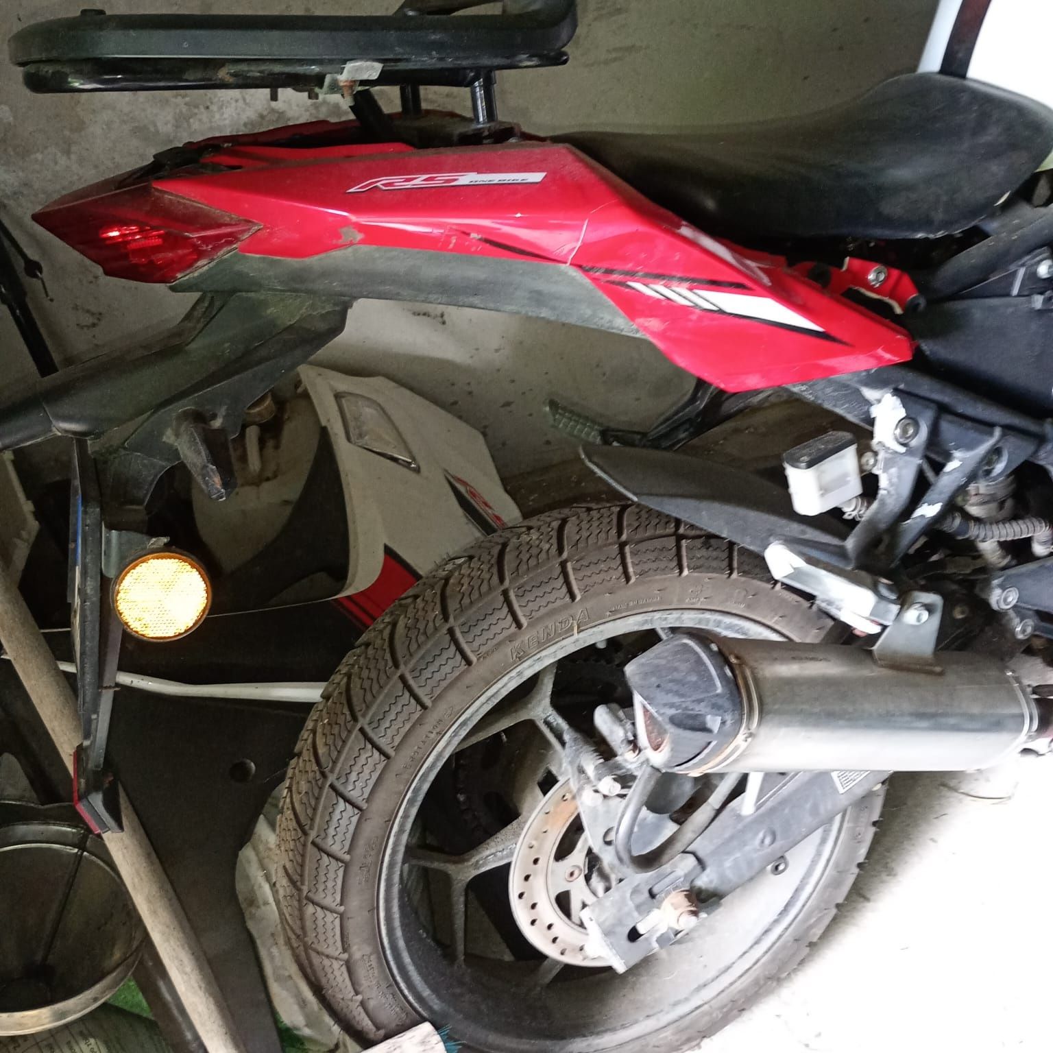 Sprzedam motor w całości.