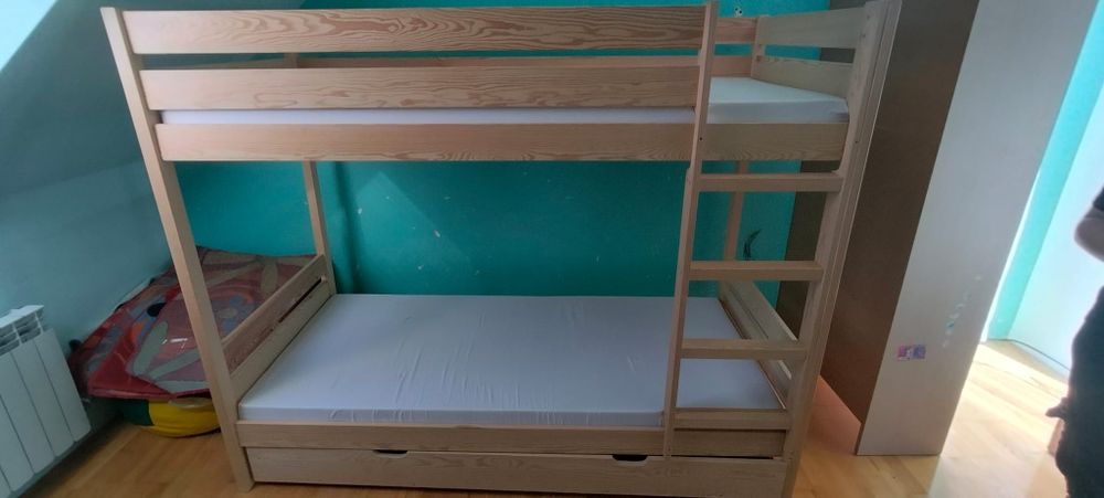 Łóżko piętrowe. Mocne z materacami 200x90cm. Jak nowe