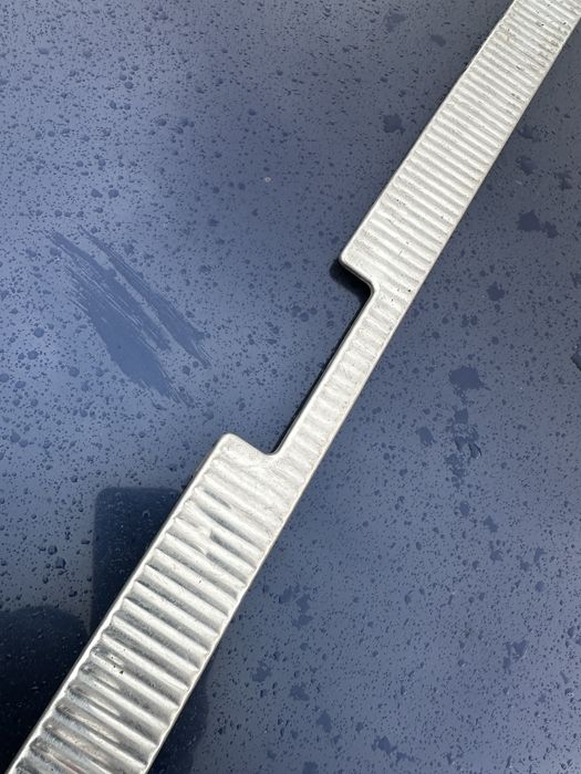 Metalowa listwa bagażnika audi a4 b5 avant kombi