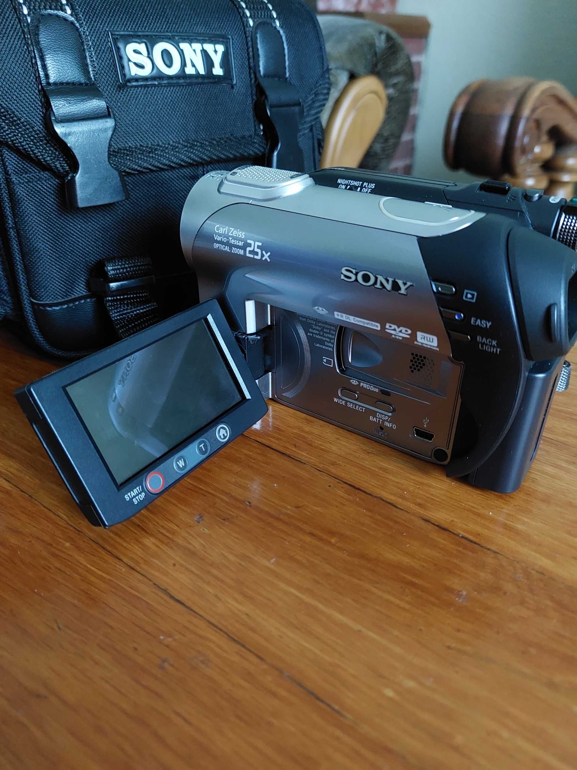 Відеокамера SONY DCR-DVD308E