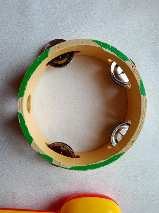 Nr16) zabawki grające instrumenty bębenek kołatka