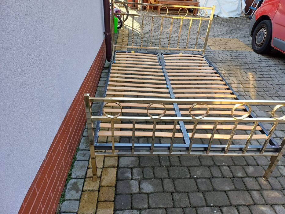 Łóżko metalowe złocone 140/200
