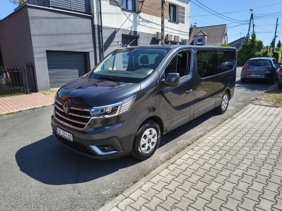 Wynajem busów osobowe dostawcze Trafic long transporter transit
