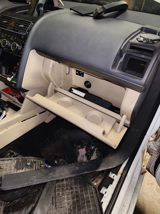 Schowek pasażera volkswagen Touran ll 2012