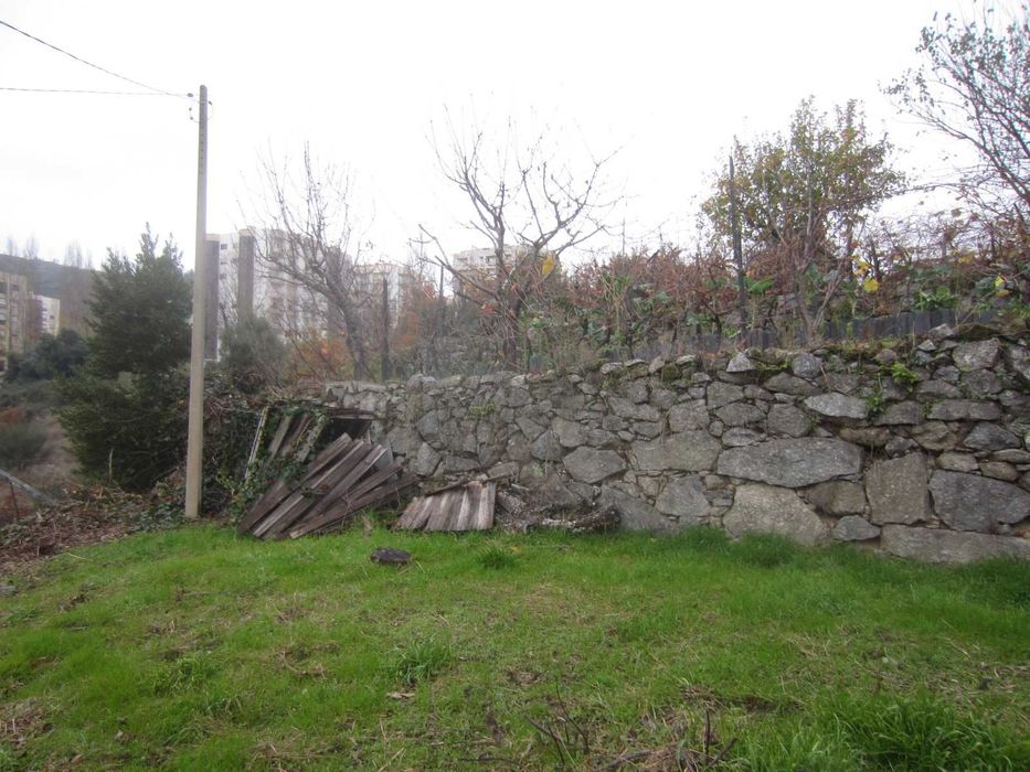 Moradias independentes para  venda na Rua Fafel, 122