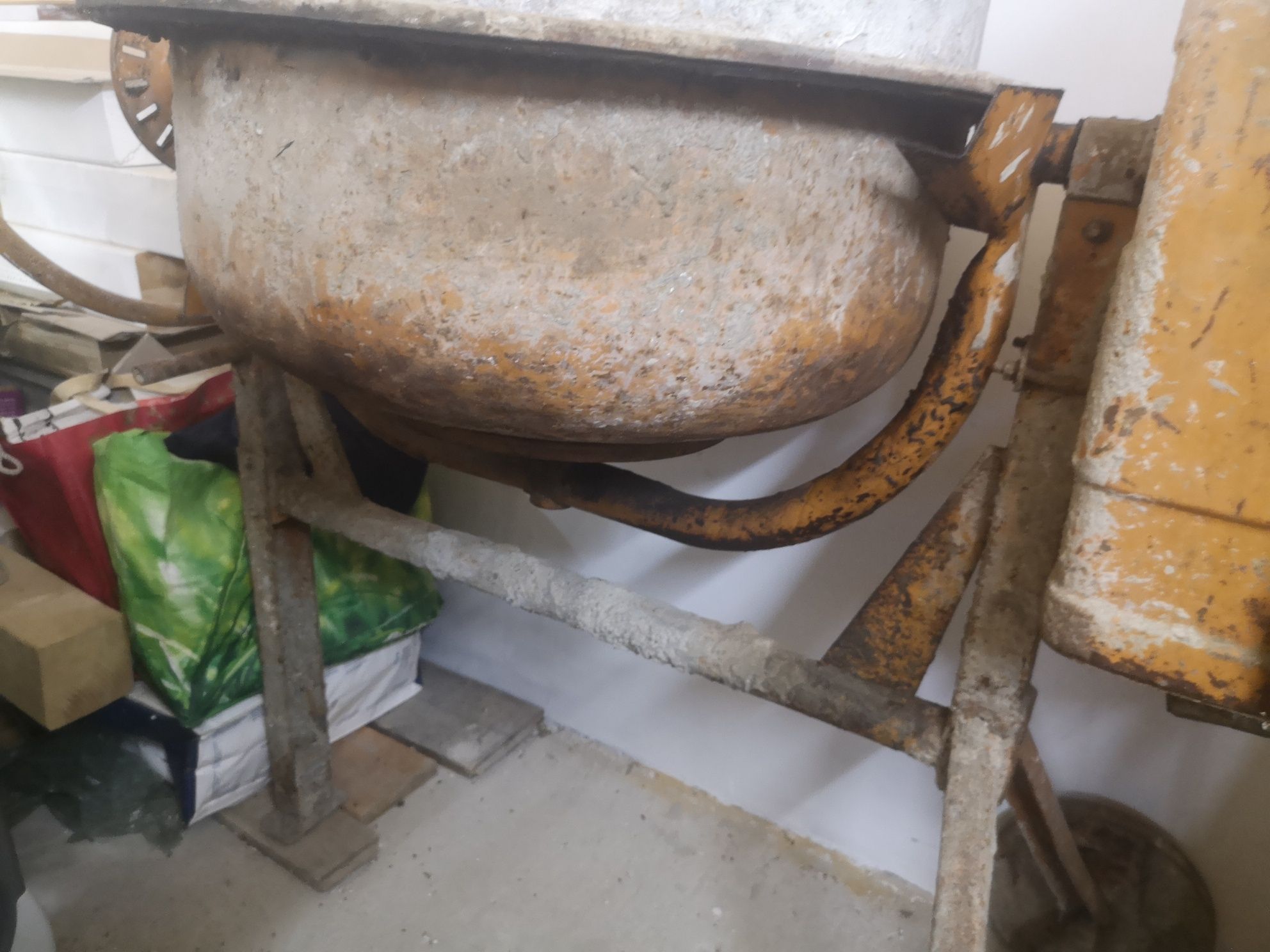 Betonarka 230v w dobrym stanie