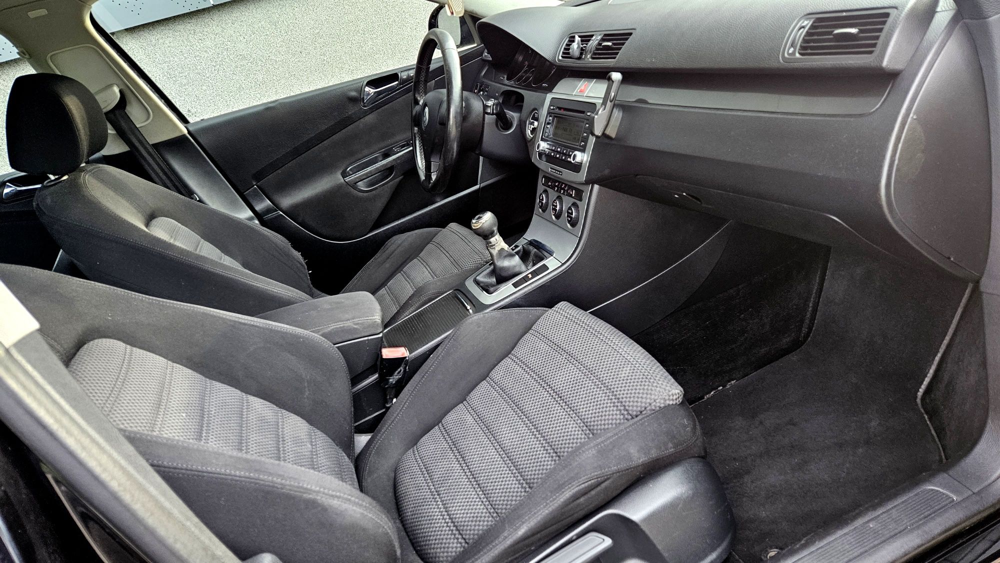 VW PASSAT B6 2.0 TDi 140KM 8V !!Klimatronic ,SEDAN , Ładny , Kubełki!!