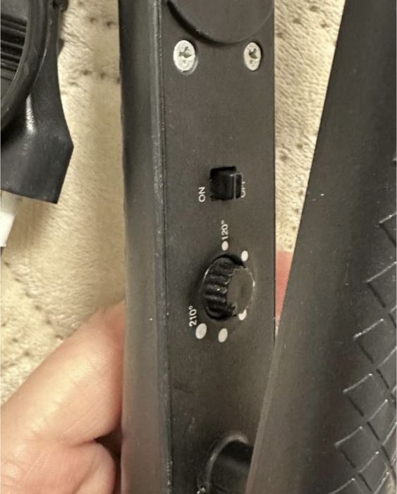 Випрямляч для волосся