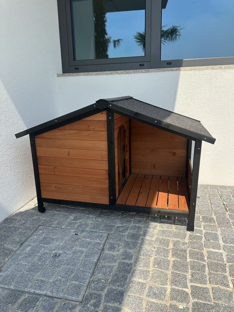 Casota de Madeira com Patio para caes