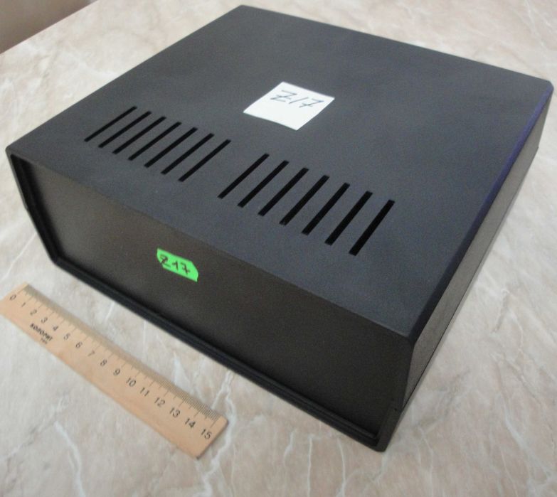 Корпус пластиковый для самоделкиных. Новый. 235х217х92мм.