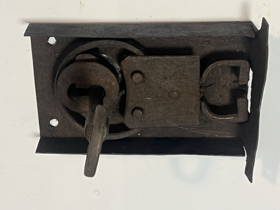 Stara klodka zamek do skrzyni