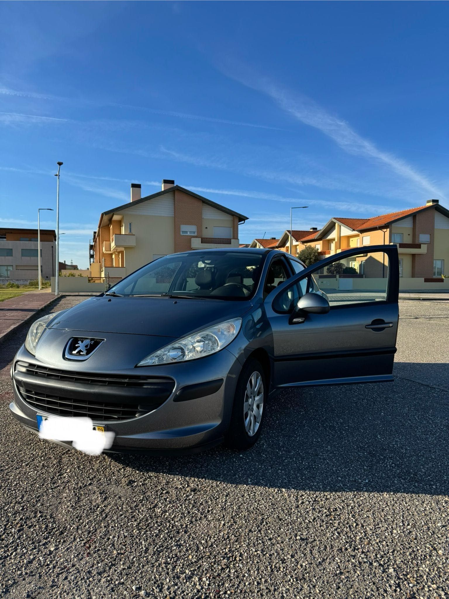Peugeot 207 cinza