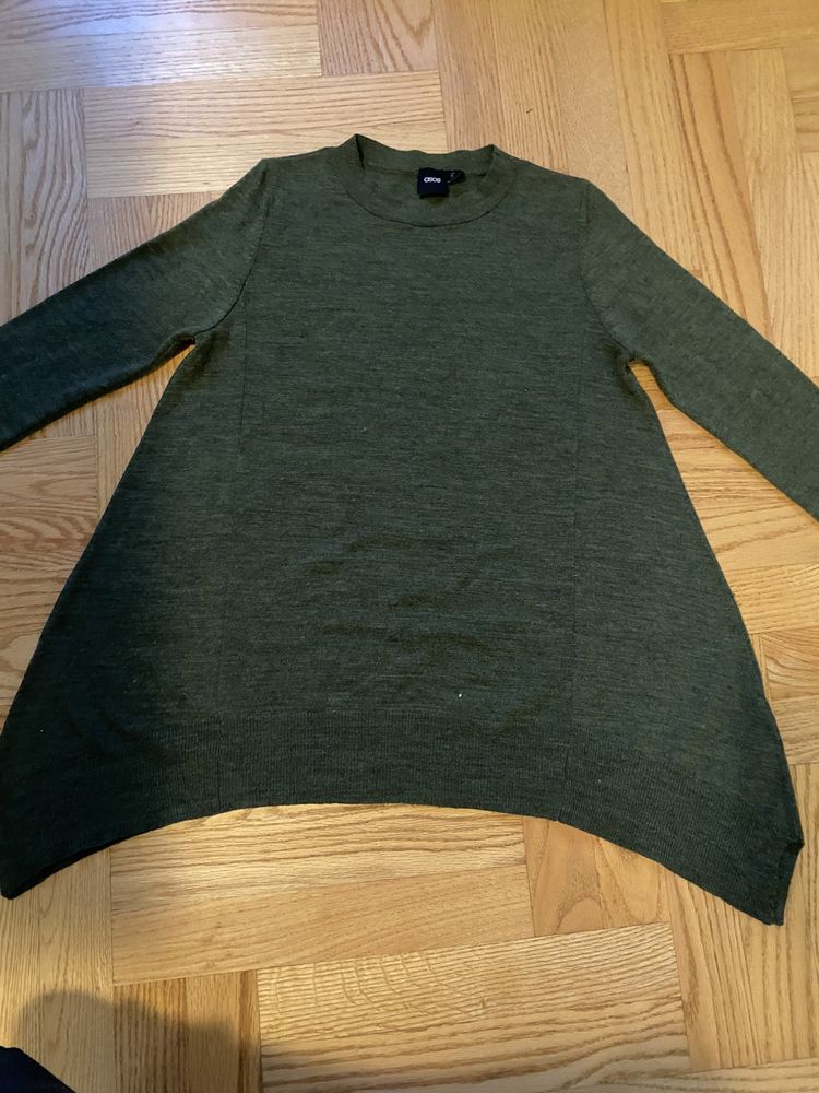 Zielony szeroki sweterek marki Asos r S