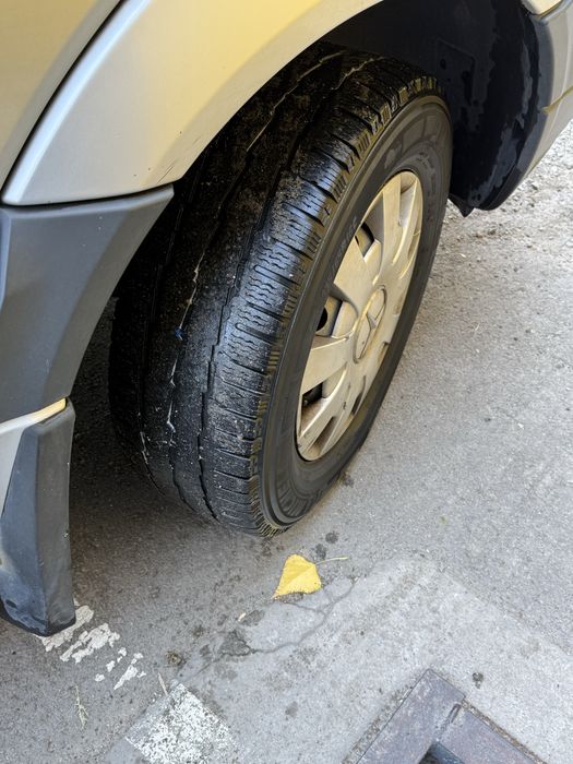 Мерседес Бенс Бус.