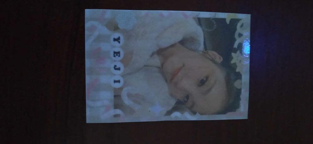 Ломо-картки з к-поп айдолами